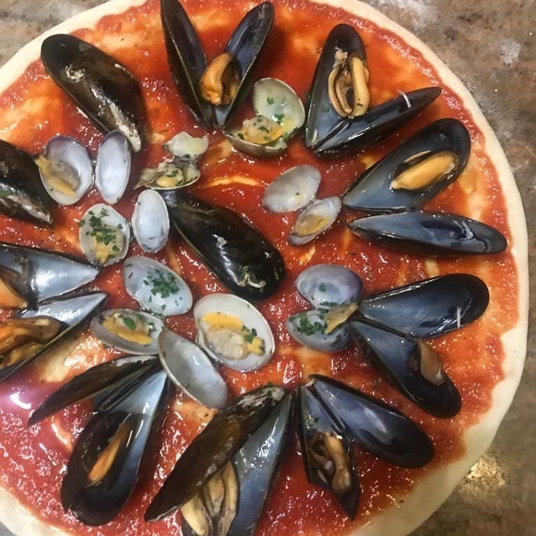 Pizza ai frutti di mare con cozze e vongole di Carmen 2